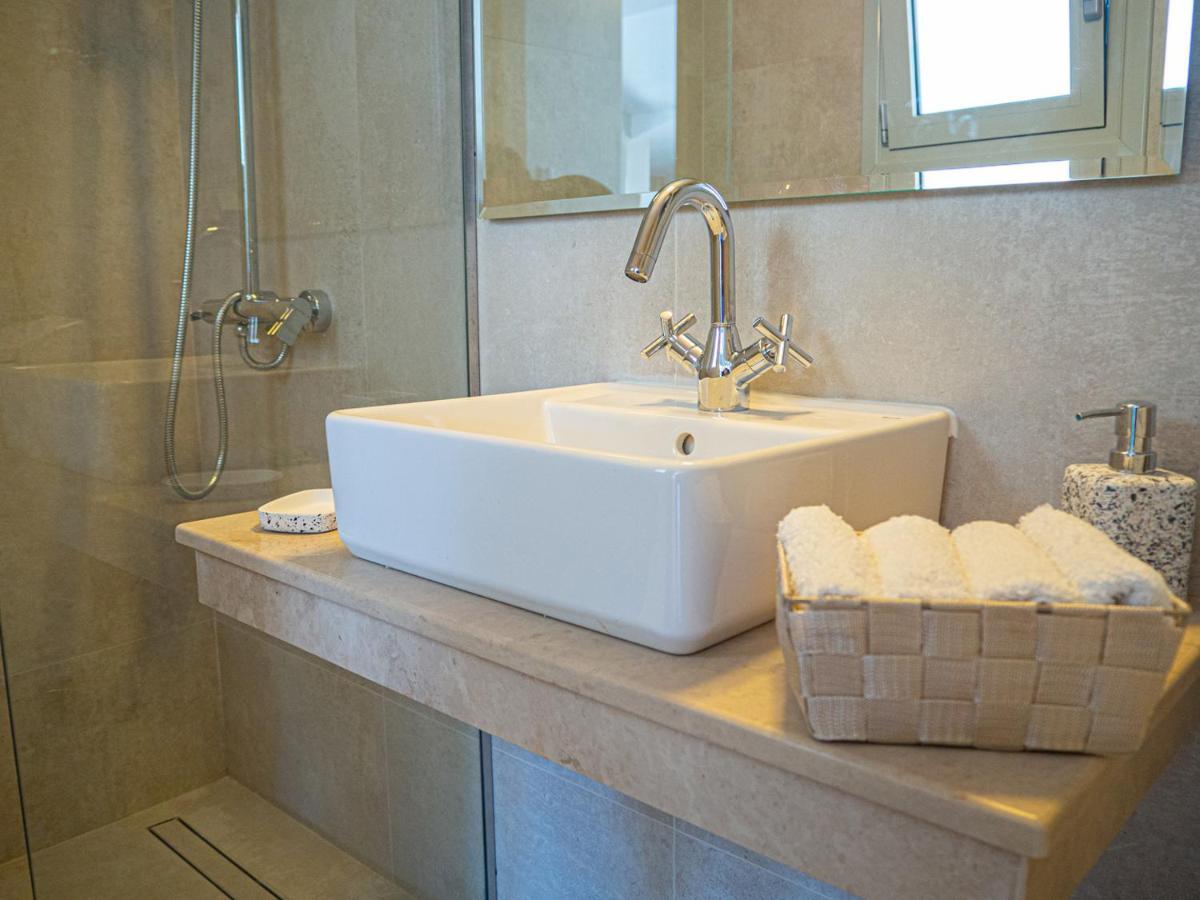 Dionysia Premium Suites อาร์กอสโตลี ภายนอก รูปภาพ